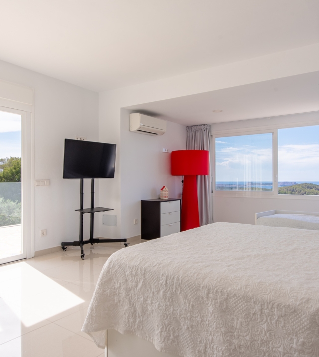 Resa estates Ibiza san Jose te koop villa main  bedroom and views.jpg